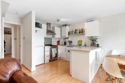 2 bedroom apartment for sale, Gateway Mews, London, E8