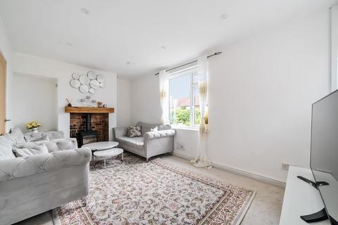 2 bedroom end of terrace house for sale, Grange Crescent, Tadcaster