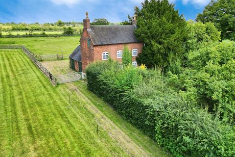 4 bedroom detached house for sale, Uttoxeter Road, Foston