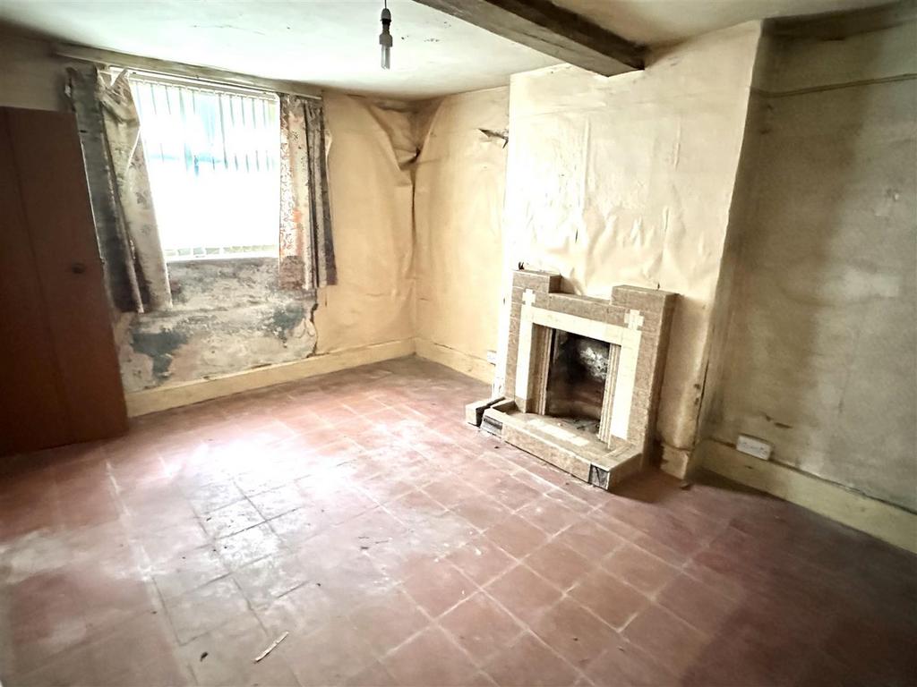 Separate dining room
