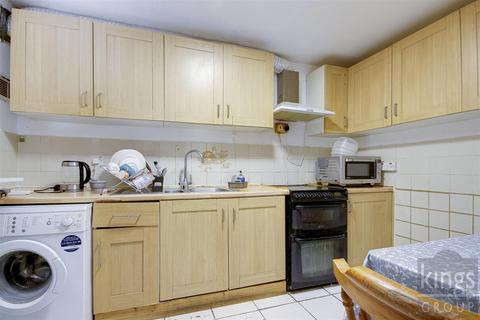 3 bedroom flat for sale, Stocksfield Road, London