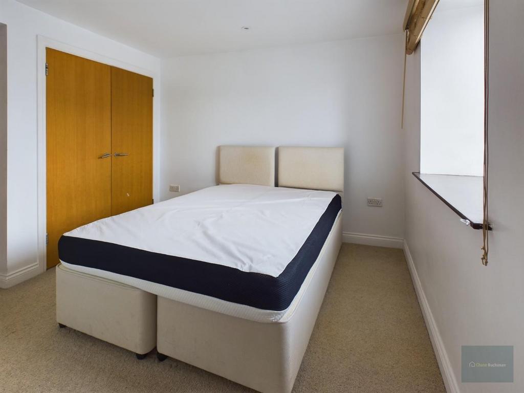 Bedroom 1.jpg