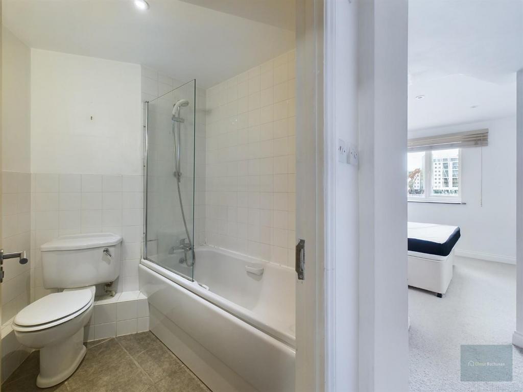 Bathroom 1.jpg