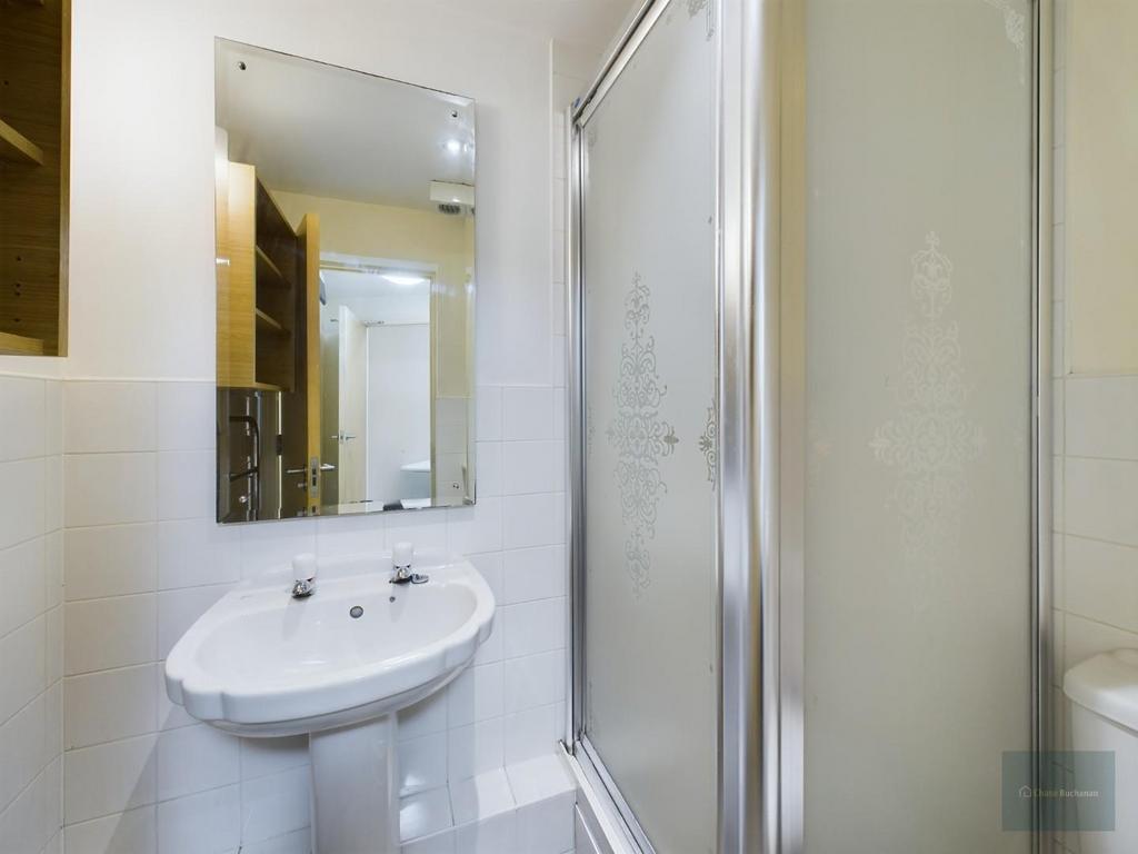 Shower room.jpg