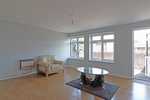 2 bedroom flat for sale, Spencer Way, Redhill