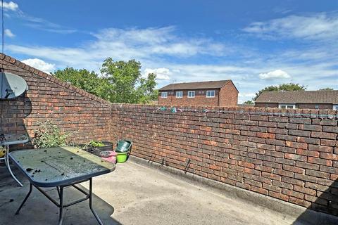 2 bedroom flat for sale, Spencer Way, Redhill