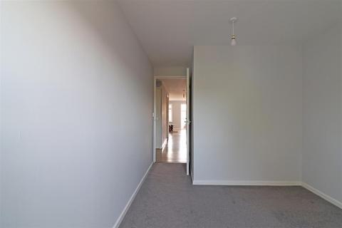 2 bedroom flat for sale, Spencer Way, Redhill