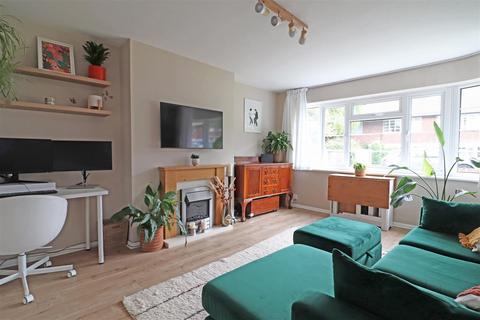 2 bedroom maisonette for sale, Cavendish Gardens, Redhill