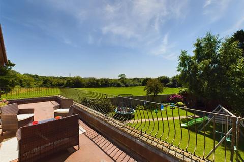 5 bedroom detached house for sale, Fulmar Road, Near Porthcawl CF36