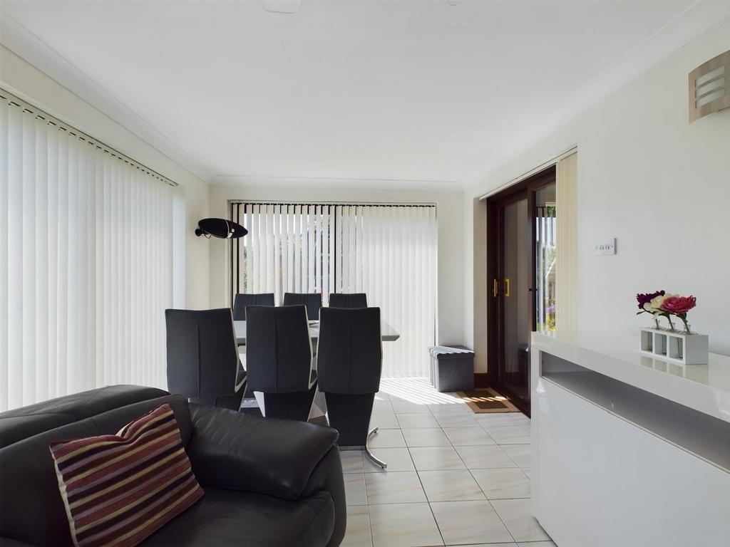 CAM02295 G0-PR0072-STILL020.jpg