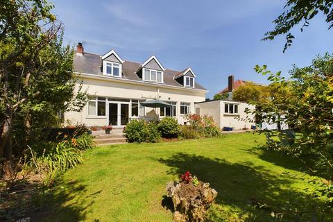 5 bedroom detached house for sale, Danygraig Avenue, Porthcawl CF36