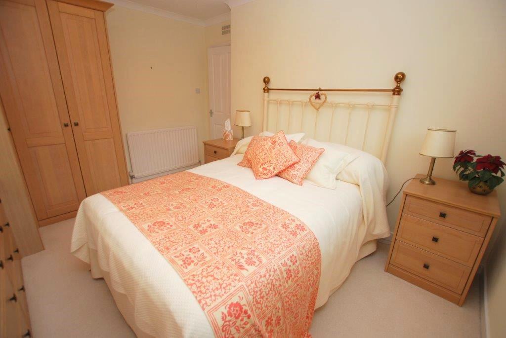 22 Turnberry Avenue  Gourock (12) bedroom 1.jpg