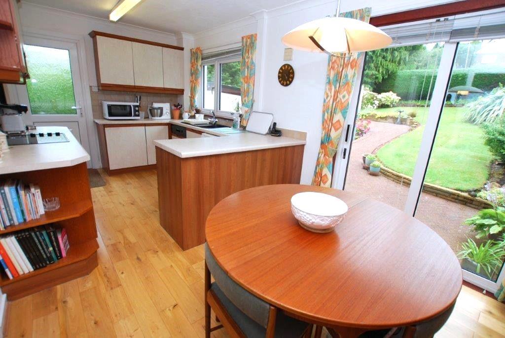 22 Turnberry Avenue  Gourock (30) dining kitchen .