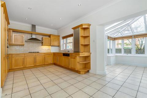 4 bedroom end of terrace house to rent, Trinity Church Road, Barnes, SW13