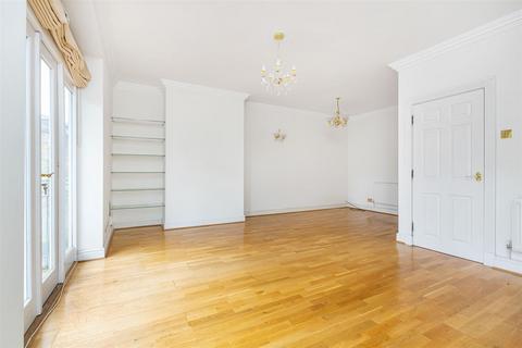 4 bedroom end of terrace house to rent, Trinity Church Road, Barnes, SW13