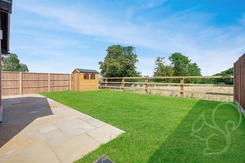 2 bedroom detached bungalow for sale, Everetts Way, Bury St. Edmunds IP30