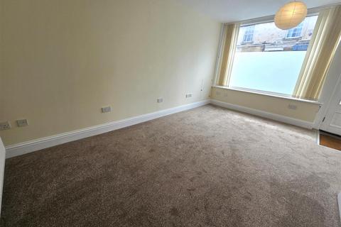 2 bedroom flat for sale, The Causeway