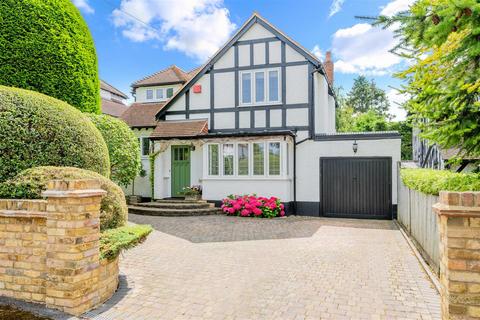 4 bedroom detached house for sale, Queensmead Avenue, Epsom