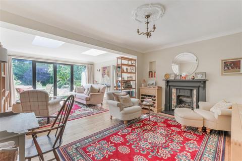 4 bedroom detached house for sale, Queensmead Avenue, Epsom