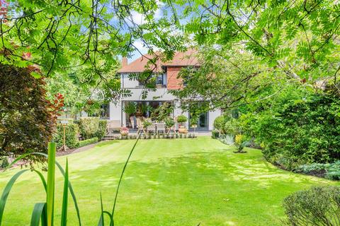 4 bedroom detached house for sale, Queensmead Avenue, Epsom