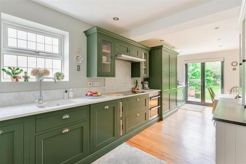 16 Queensmead Avenue, Epsom, KT17 3EQ