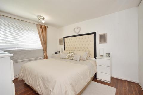 2 bedroom flat for sale, Rosedale Place, Eastbourne