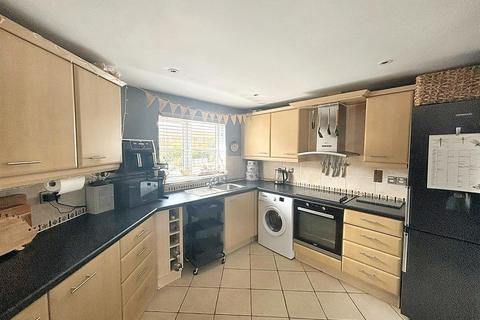 22 Eugene Way, Eastbourne, BN23 5BH