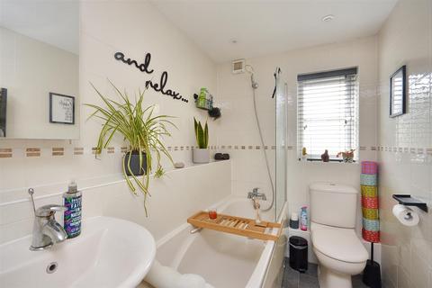 22 Eugene Way, Eastbourne, BN23 5BH