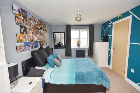 22 Eugene Way, Eastbourne, BN23 5BH