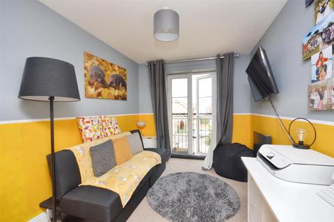 22 Eugene Way, Eastbourne, BN23 5BH