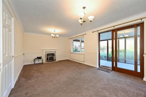 2 bedroom detached bungalow to rent, The Millers, Yapton