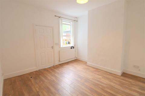 2 bedroom end of terrace house to rent, Ford Lane, Crewe