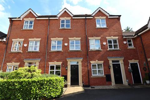 3 bedroom townhouse for sale, Salisbury Close, Crewe