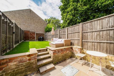 21 Conway Close, Frimley, Camberley, GU16 8XD