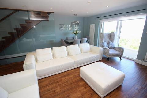97 Clune Brae, Port Glasgow, PA14 5PN