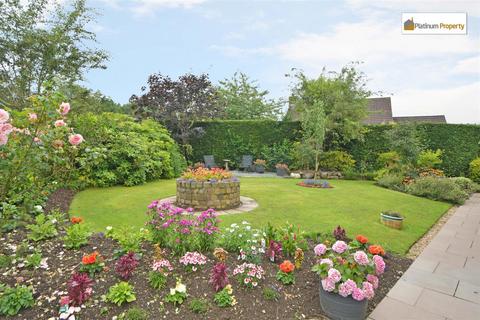 4 bedroom detached house for sale, Oakhurst Crescent, Stoke-On-Trent ST3