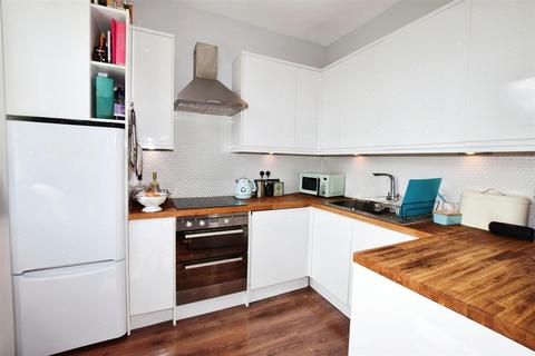 38a Manor View, London, N3 2SR