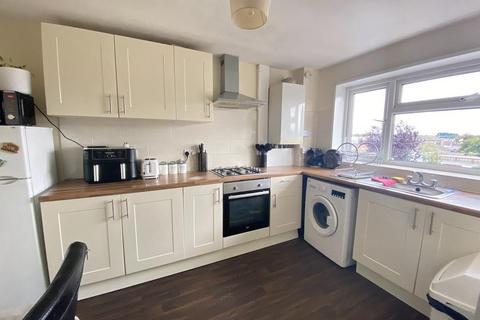 2 bedroom flat to rent, Cullen Way (Kelso Walk), Sinfin DE24