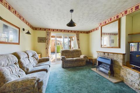 3 bedroom semi-detached house for sale, Meadowleaze, Longlevens, Gloucester