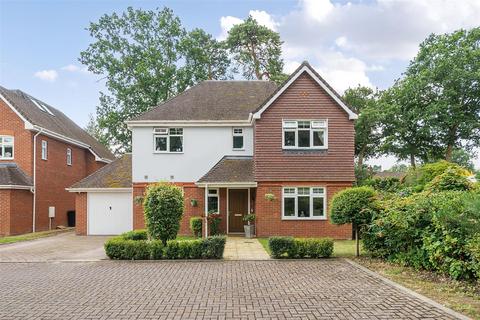 4 bedroom detached house for sale, Buchanan Mews, Fleet GU51