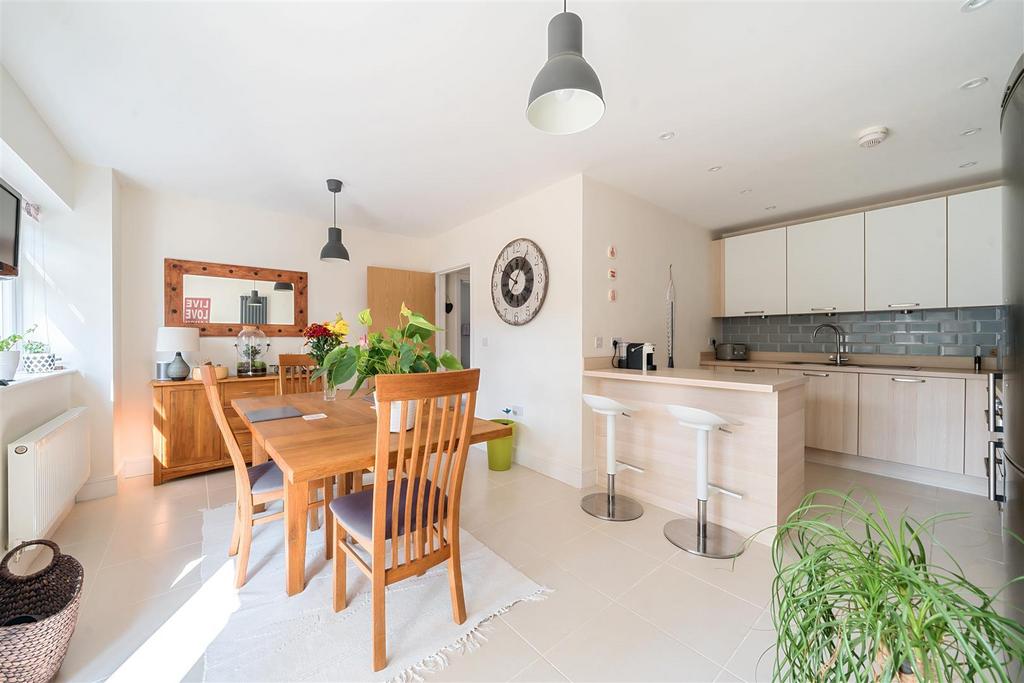 Kitchen /Dining Room