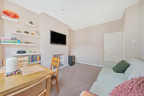 2 bedroom flat to rent, Harringay Gardens, London N8