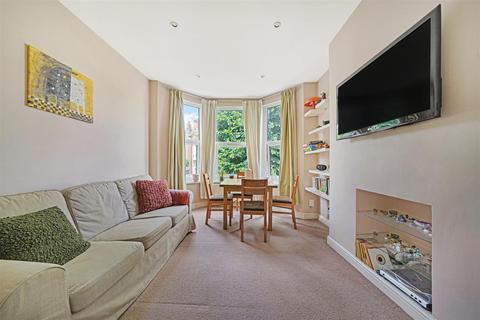 2 bedroom flat to rent, Harringay Gardens, London N8