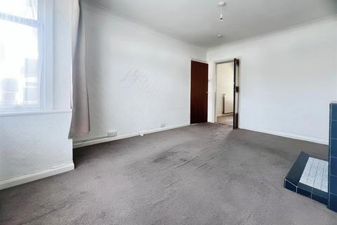 4 Claremont Drive, Basildon, SS16 4TS
