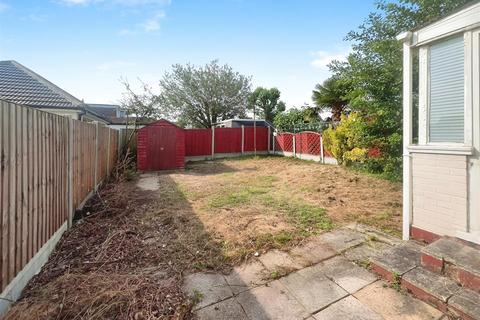 4 Claremont Drive, Basildon, SS16 4TS