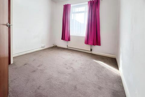 4 Claremont Drive, Basildon, SS16 4TS