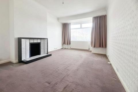 4 Claremont Drive, Basildon, SS16 4TS