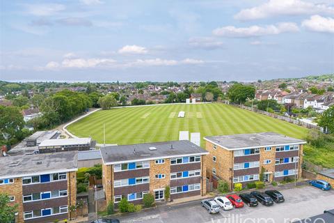 2 bedroom flat for sale, Woodedge Close, London E4