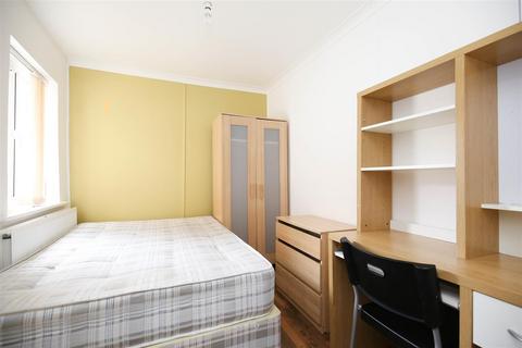 3 bedroom flat for sale, Kelvin Grove, Newcastle Upon Tyne NE2