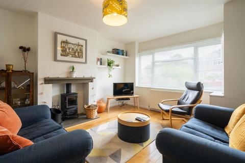 40 Cliffe Way, Warwick, CV34 5JF